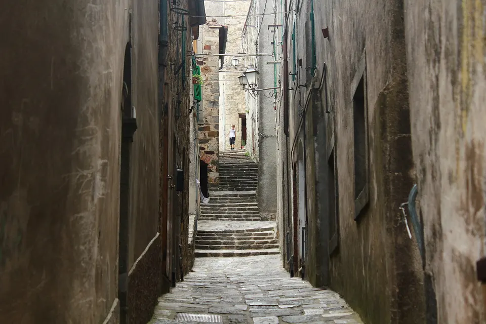Alley in the historic center of Montelaterone, Arcidosso, Grosseto.