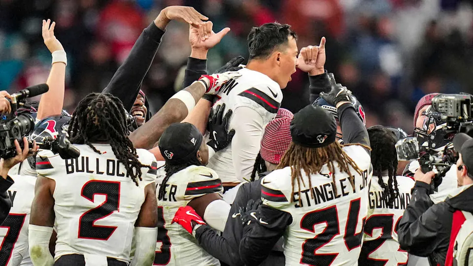 NFL, Texans-Jaguars 34-31 a Wembley: Stroud trascina Houston, Hunter nella storia