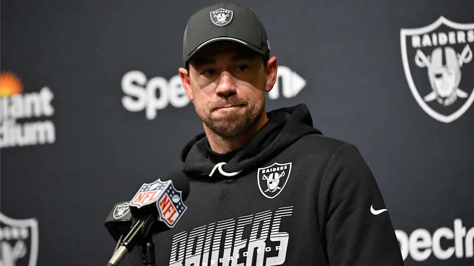 Raiders, Kubiak apre al cambio: "Pensiamo a tutto" su Cousins e Mendoza